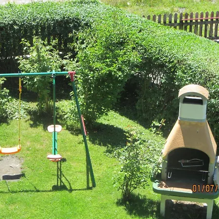 Haus Alpina בית הארחה 3*