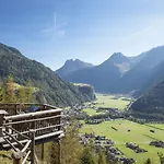 Haus Alpina Pensión 3*